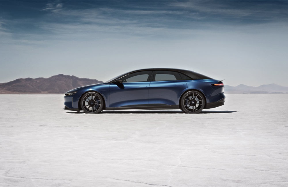 Lucid Air Sapphire en av världens snabbaste elbilar blå